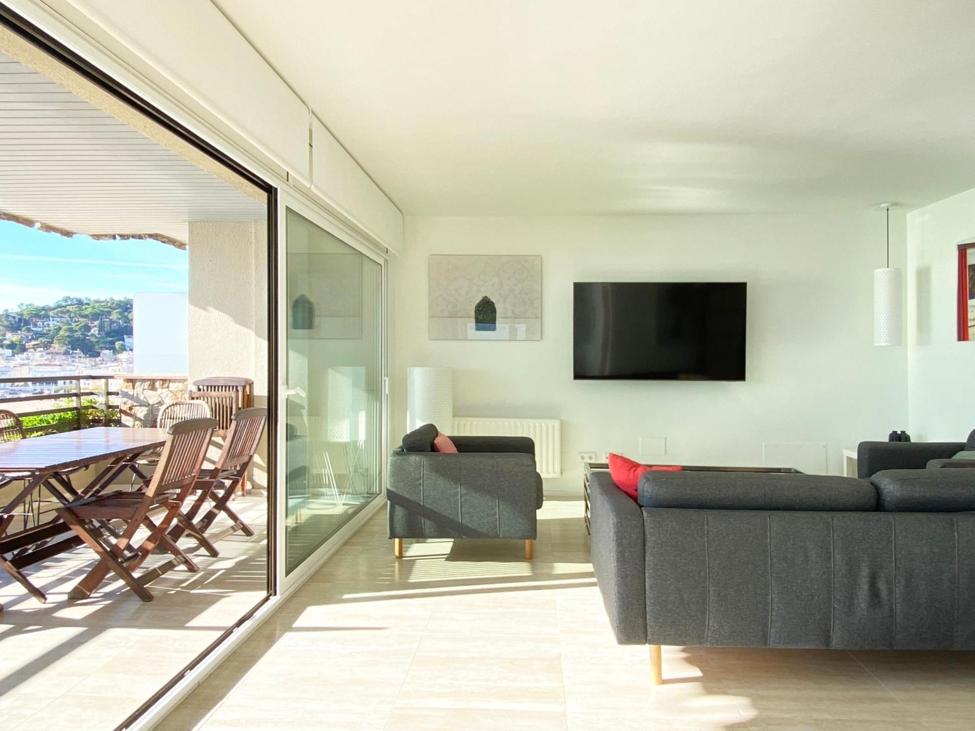 Magnificent apartment at the sea front of Tossa de Mar Extérieur photo