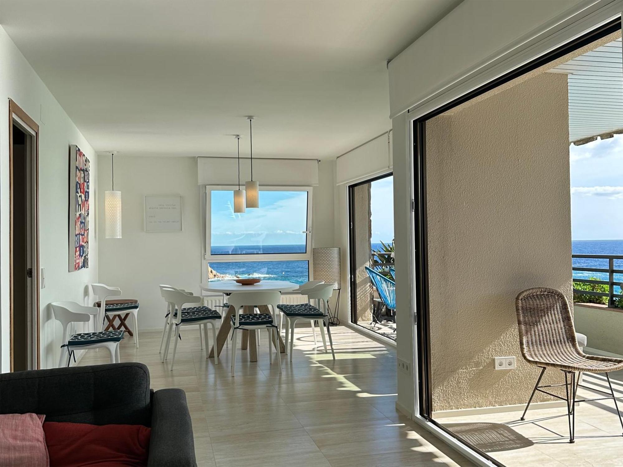 Magnificent apartment at the sea front of Tossa de Mar Extérieur photo